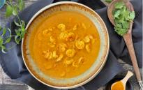 Aromatic shrimps with coconut milk